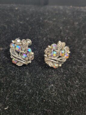 Vintage Lisner Screw back Rhinestone Earrings